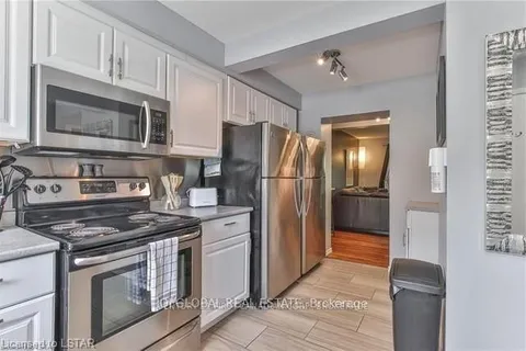 51 Summit Avenue, London North, ON N6H 2G5