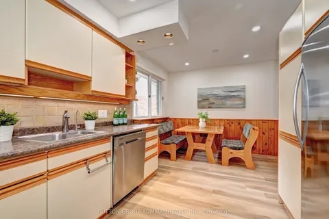 383 Stillmeadow Circle, Waterloo, ON N2L 5M1