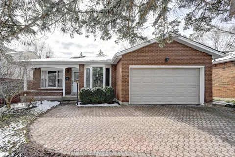 383 Stillmeadow Circle, Waterloo, ON N2L 5M1