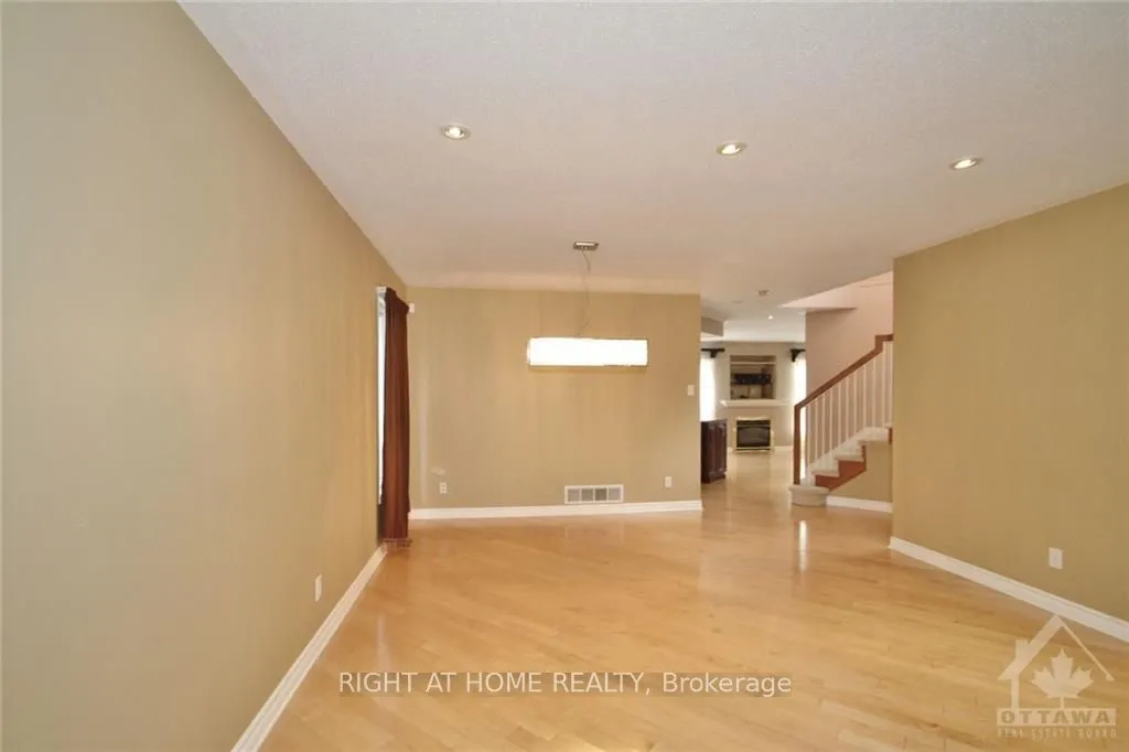 373 Stoneway Drive, Barrhaven, ON K2G 6G8