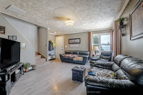 301-303 Hoople Avenue, Cornwall, ON K6J 2A5