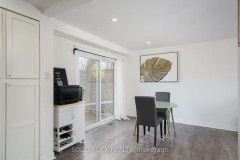 16 Shouldice Crescent, Kanata, ON K2L 1M9