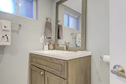 273 Lakeshore Road, St. Catharines, ON L2M 1R9