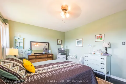 29 Ramsay Avenue, Quinte West, ON K8V 2P6
