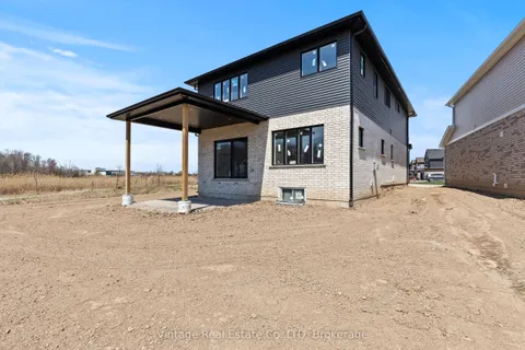 7455 Majestic Trail, Niagara Falls, ON L2H 3V9