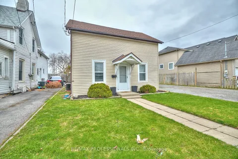 146 Oakdale Avenue, St. Catharines, ON L2P 2L1