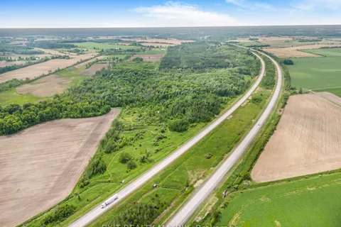 00 McCrimmon Rd, Road, ON K0B 1N0