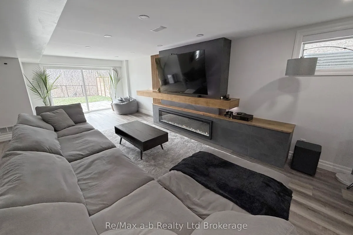 255 Wedgewood Drive, Woodstock, ON N4T 0J1