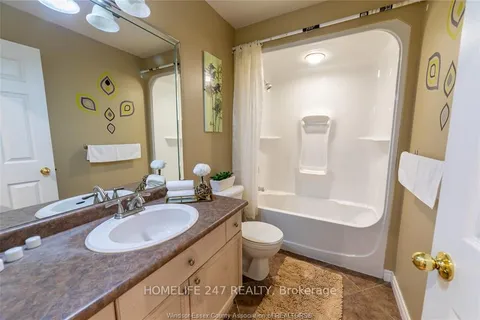 2544 Trappers Avenue, Windsor, ON N8P 1N4