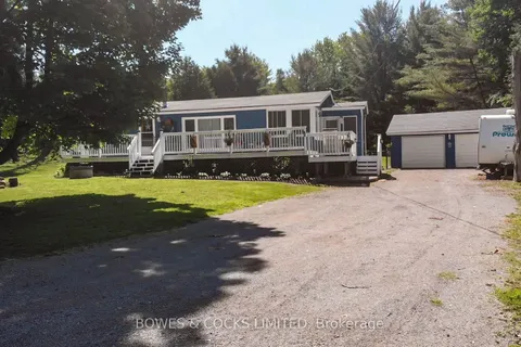 1545 Westview Crescent, Selwyn, ON K0L 2H0