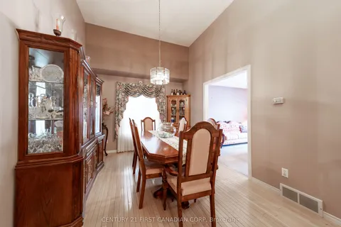 73 Bournemouth Drive, London East, ON N5V 4T2