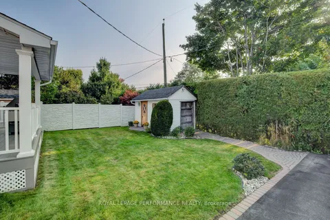 2000 Olympia Crescent, Elmvale Acres and Area, ON K1G 2B4