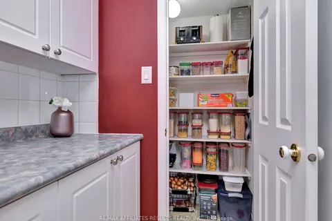 22 Kettleby Street, Kanata, ON K2K 3C3
