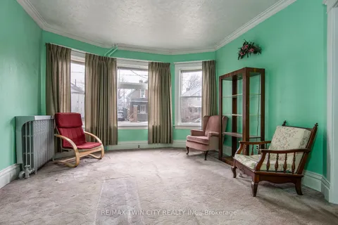 27 Noecker Street, Waterloo, ON N2J 2R5