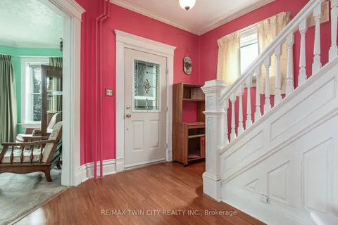 27 Noecker Street, Waterloo, ON N2J 2R5