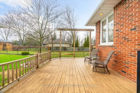 3241 DEVONSHIRE Road, Plympton-Wyoming, ON N0N 1E0
