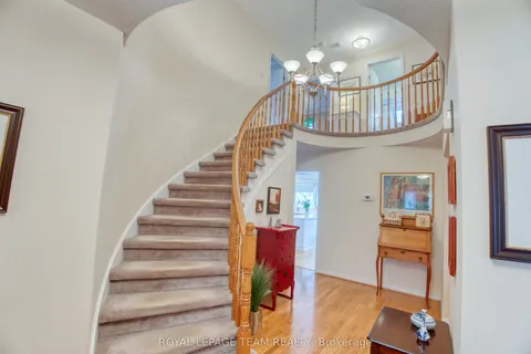 17 Arbuckle Crescent, South of Baseline to Knoxdale, ON K2G 5H1