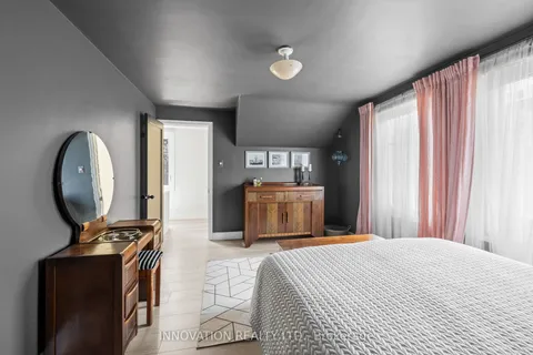 20 Edina Street, Tunneys Pasture and Ottawa West, ON K1Y 3N9