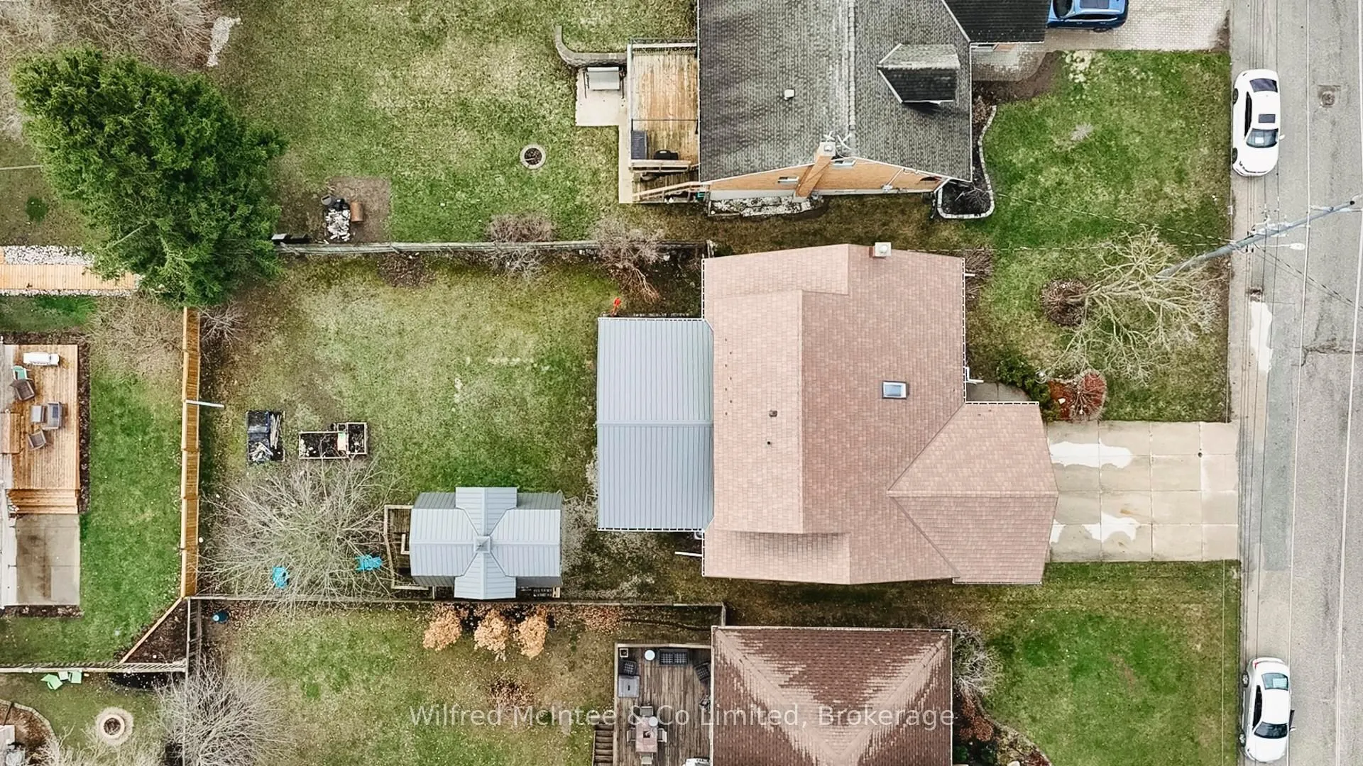 689 21st A Avenue, Hanover, ON N4N 3M2