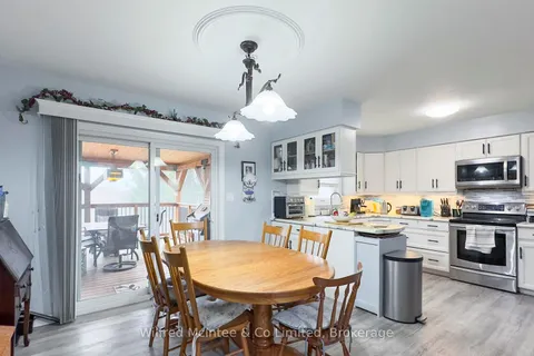 689 21st A Avenue, Hanover, ON N4N 3M2