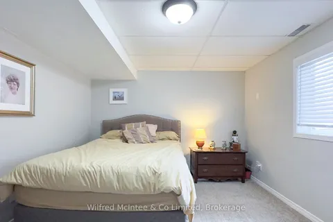 689 21st A Avenue, Hanover, ON N4N 3M2