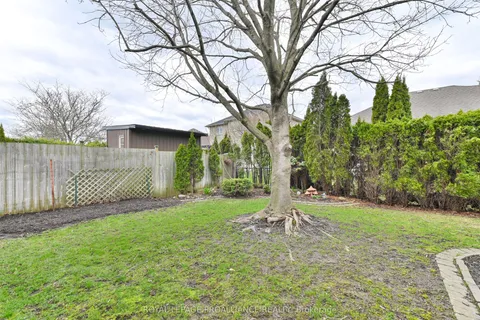 39 Grosvenor Drive, Belleville, ON K8P 5K3