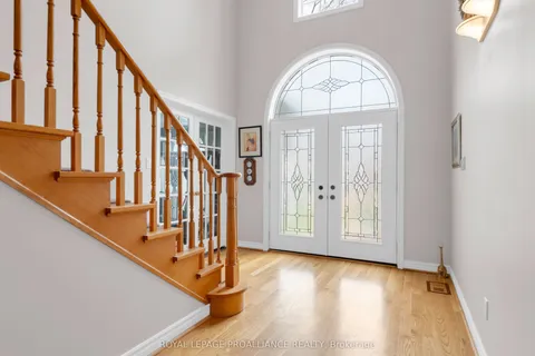39 Grosvenor Drive, Belleville, ON K8P 5K3