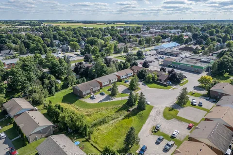 209 Sarah Court, Shelburne, ON L9V 2Z8
