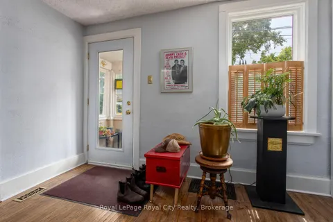 10 Pearl Street, Guelph, ON N1E 2E3