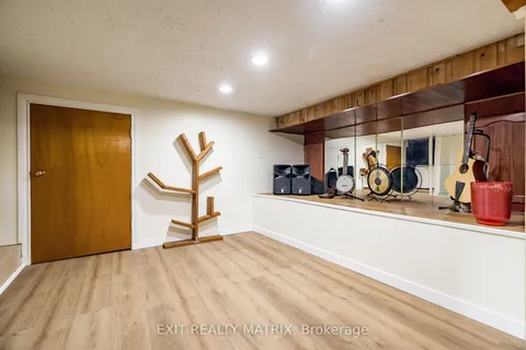 160 Constance Lake Road, Kanata, ON K2K 1X7