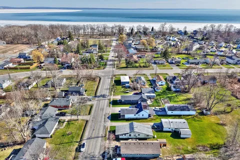 401 Helena Street, Fort Erie, ON L2A 4K1