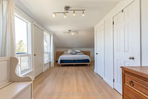 146 Sunset Boulevard, Georgian Bluffs, ON N0H 2T0