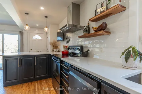 146 Sunset Boulevard, Georgian Bluffs, ON N0H 2T0