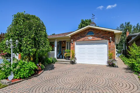 31 Rollins Drive, Welland, ON L3C 6Z8