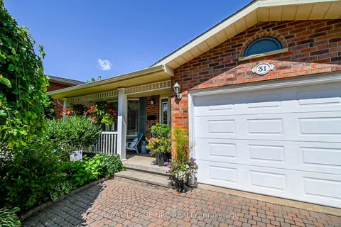 31 Rollins Drive, Welland, ON L3C 6Z8