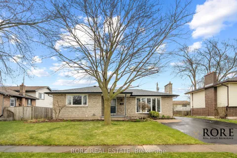 22 Colonial Street, Welland, ON L3C 5W5