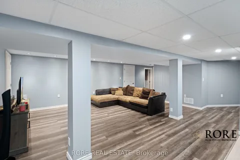 22 Colonial Street, Welland, ON L3C 5W5