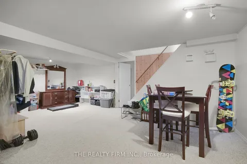88 Metcalfe Crescent, London South, ON N6E 1H9