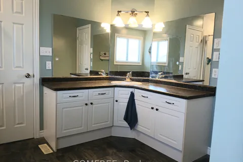 1192 South Wenige Drive, London North, ON N5X 4M3