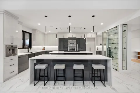 663 Ballycastle Crescent, ON K1X 0A3