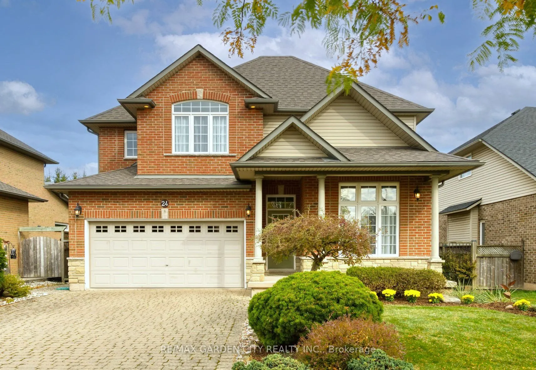 24 Jeanette Avenue, Grimsby, ON L3M 5P2