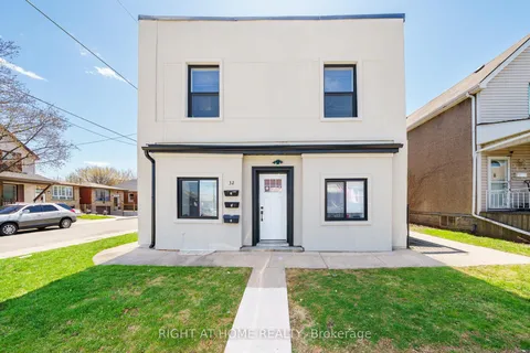 32 Britannia Avenue, Hamilton, ON L8H 1W4