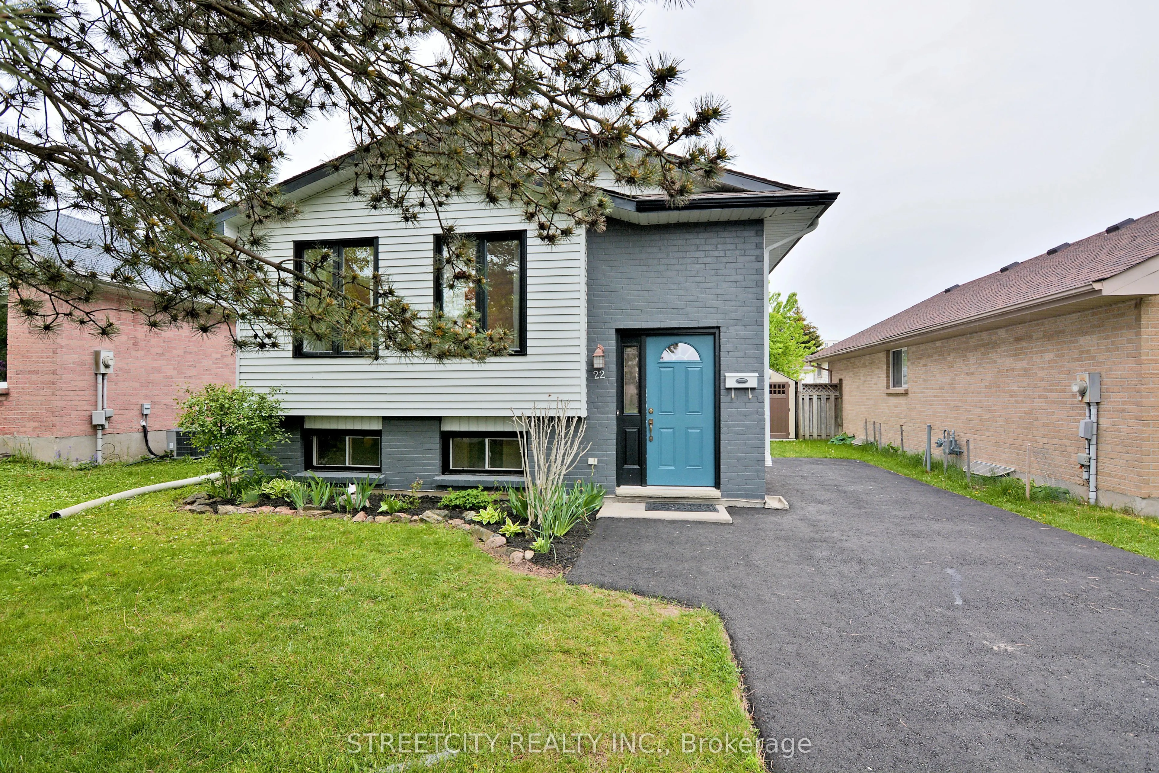 22 Erica Crescent, ON N6E 3P4