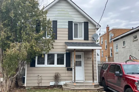 215 Jeanne Mance Street, Vanier and Kingsview Park, ON K1L 6M1