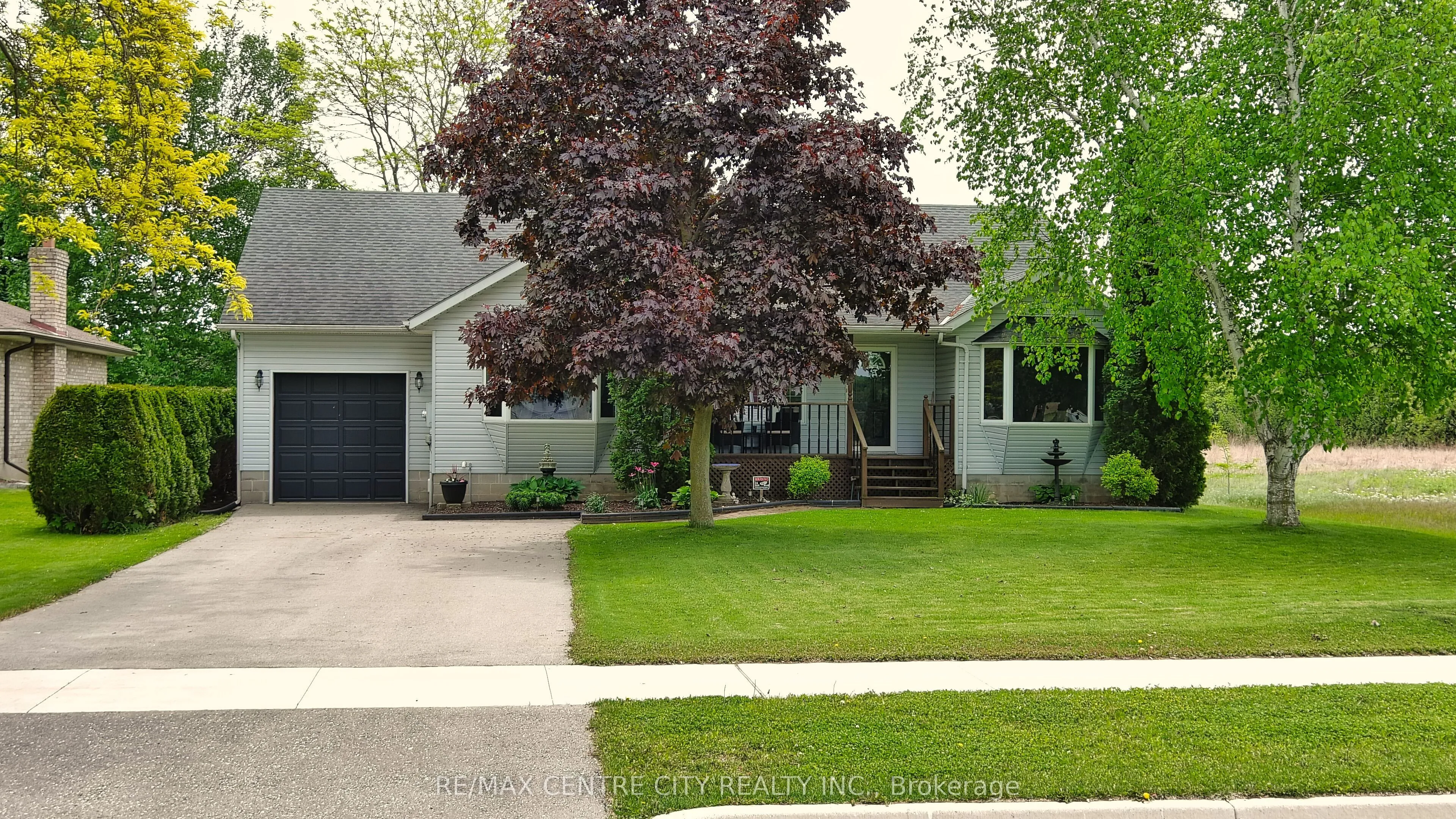 212 QUEEN Street, West Elgin, ON N0L 2C0