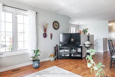 18 Gemmell Court, Stratford, ON N5A 7W9