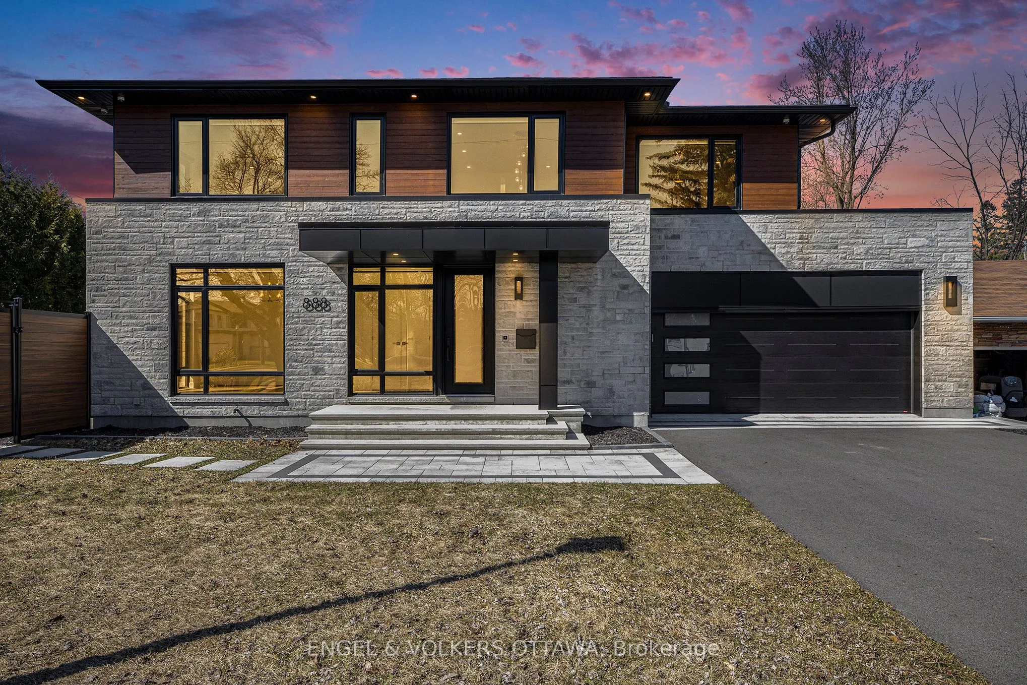 888 Melwood Avenue, McKellar Heights - Glabar Park and Area, ON K2A 3C3
