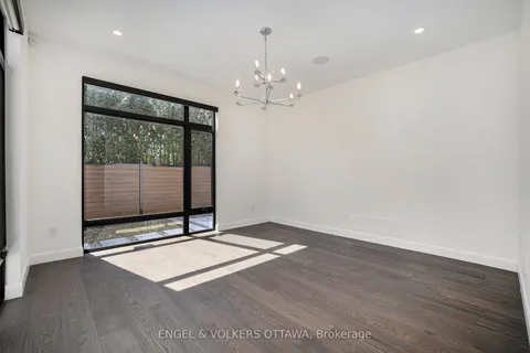 888 Melwood Avenue, McKellar Heights - Glabar Park and Area, ON K2A 3C3