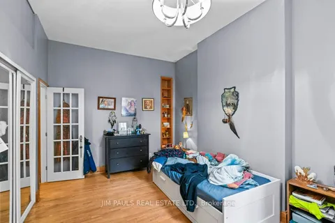 282 Main Street, Hamilton, ON L8P 1J8