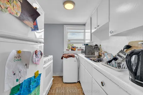 416 Erie Street, Windsor, ON N9A 3X4